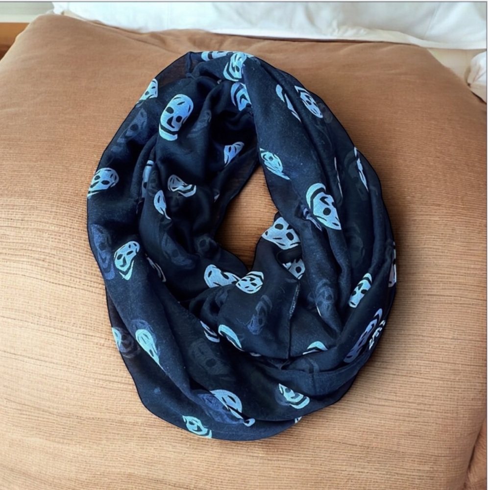 Black Pattern Scarf